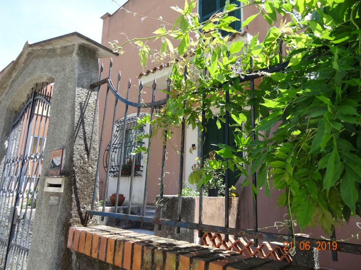 Hotel Bed&Bluup Savona Esterno foto