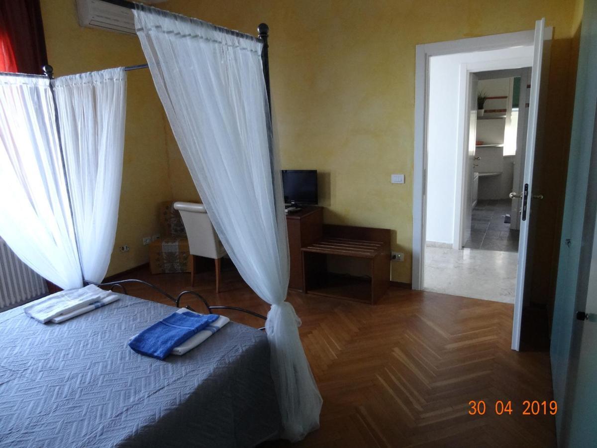 Hotel Bed&Bluup Savona Esterno foto