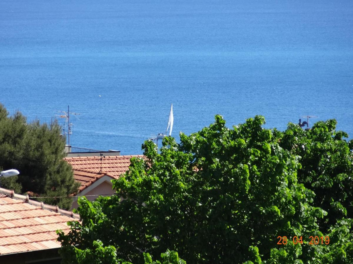 Hotel Bed&Bluup Savona Esterno foto