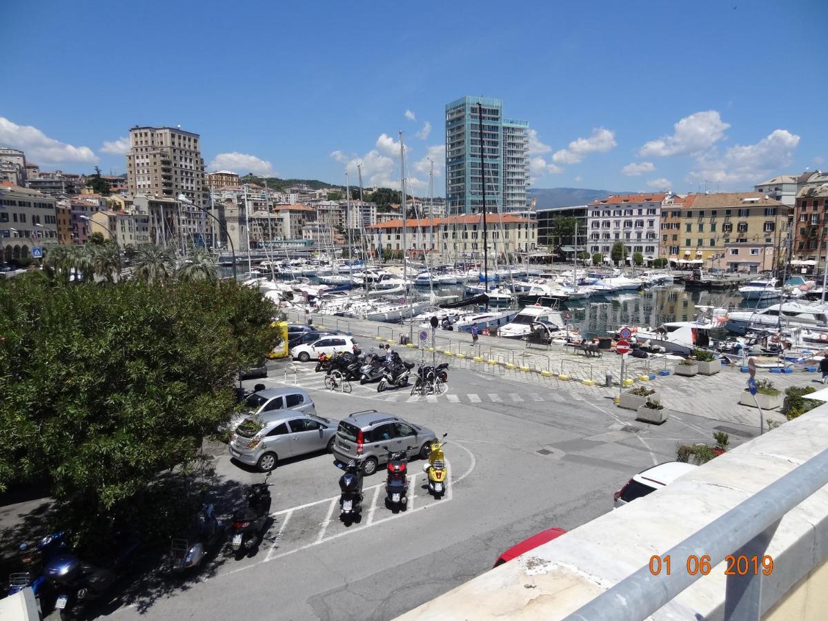 Hotel Bed&Bluup Savona Esterno foto